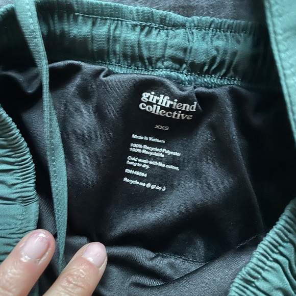 Girlfriend Collective green crop jacket & shorts - Picture 6 of 8